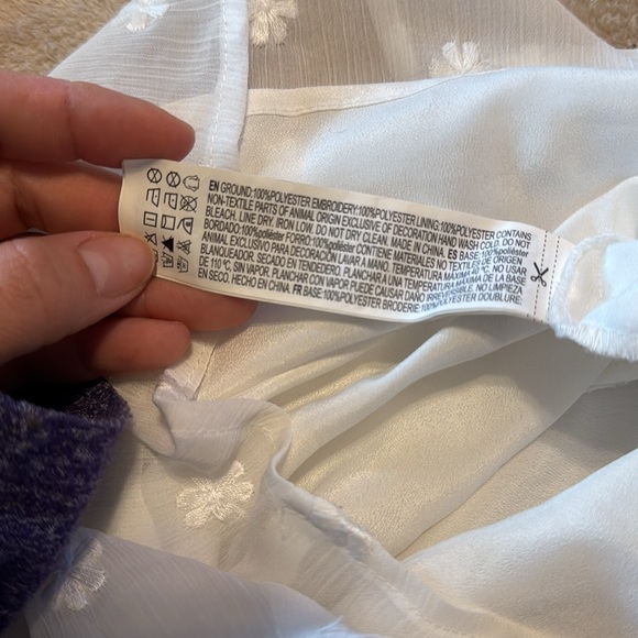 WHITE FLORAL ROMPER WITH BELL SLEEVES - Picture 14 of 14